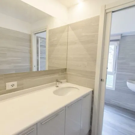 Langhe - アパート モンドヴィ